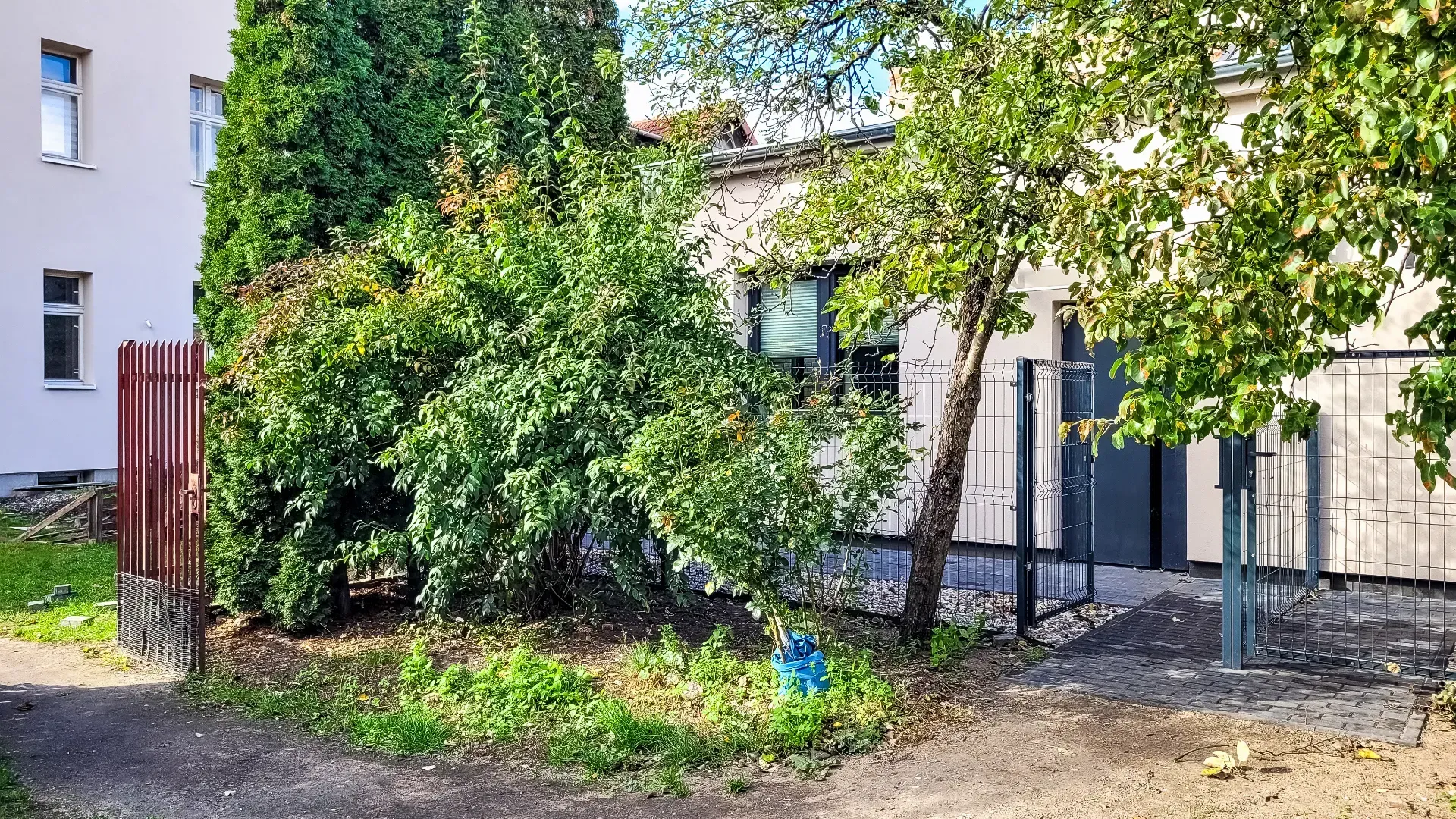 Kawalerka w centrum | Antresola | Własne patio 14